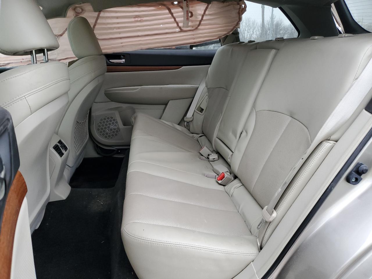 2014 Subaru Outback - Image 11