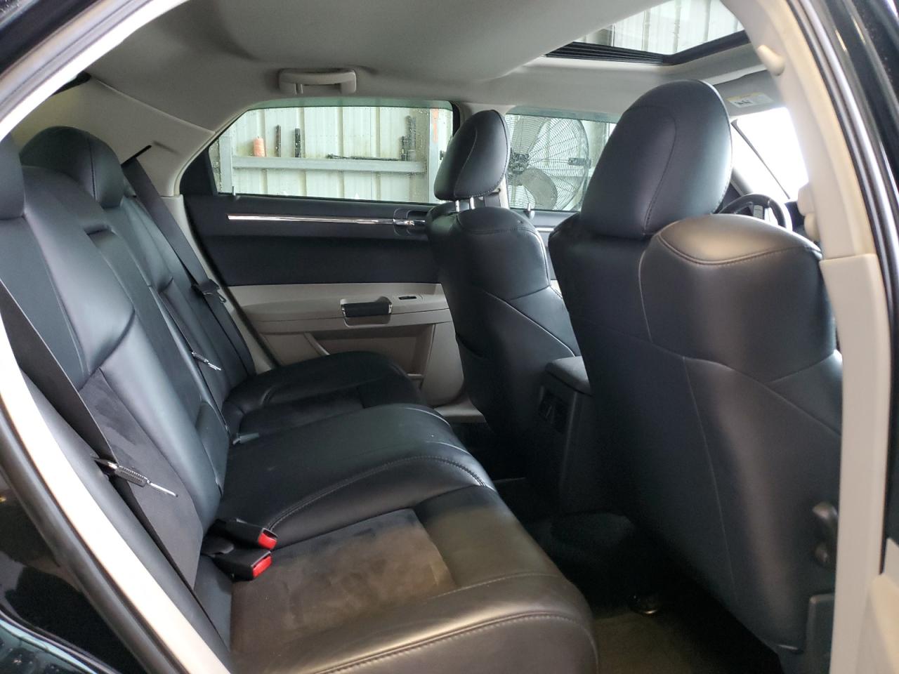 2006 Chrysler 300C Srt-8 VIN: 2C3KA73W26H423752 Lot: 87824495