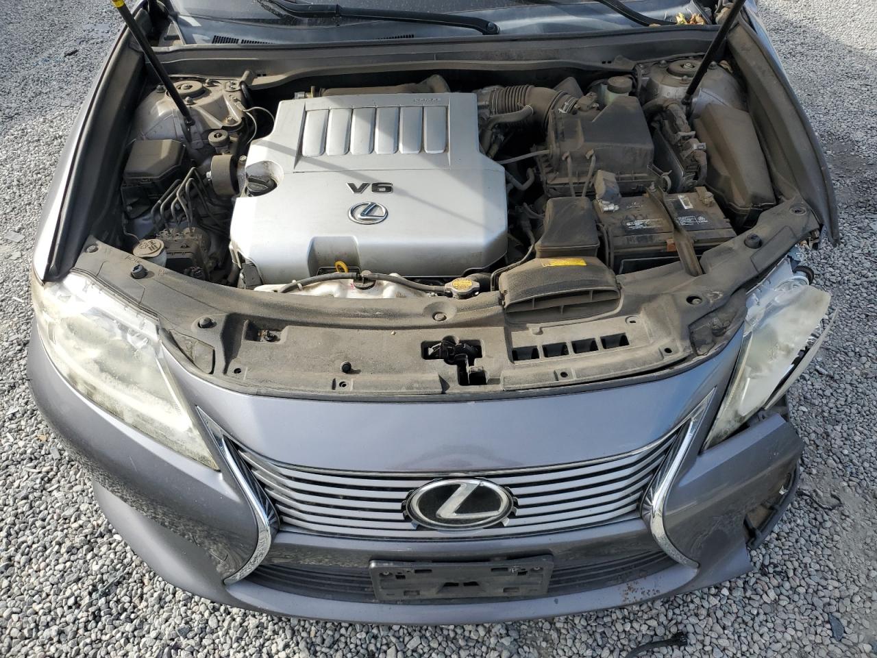 2013 Lexus ES - Image 11
