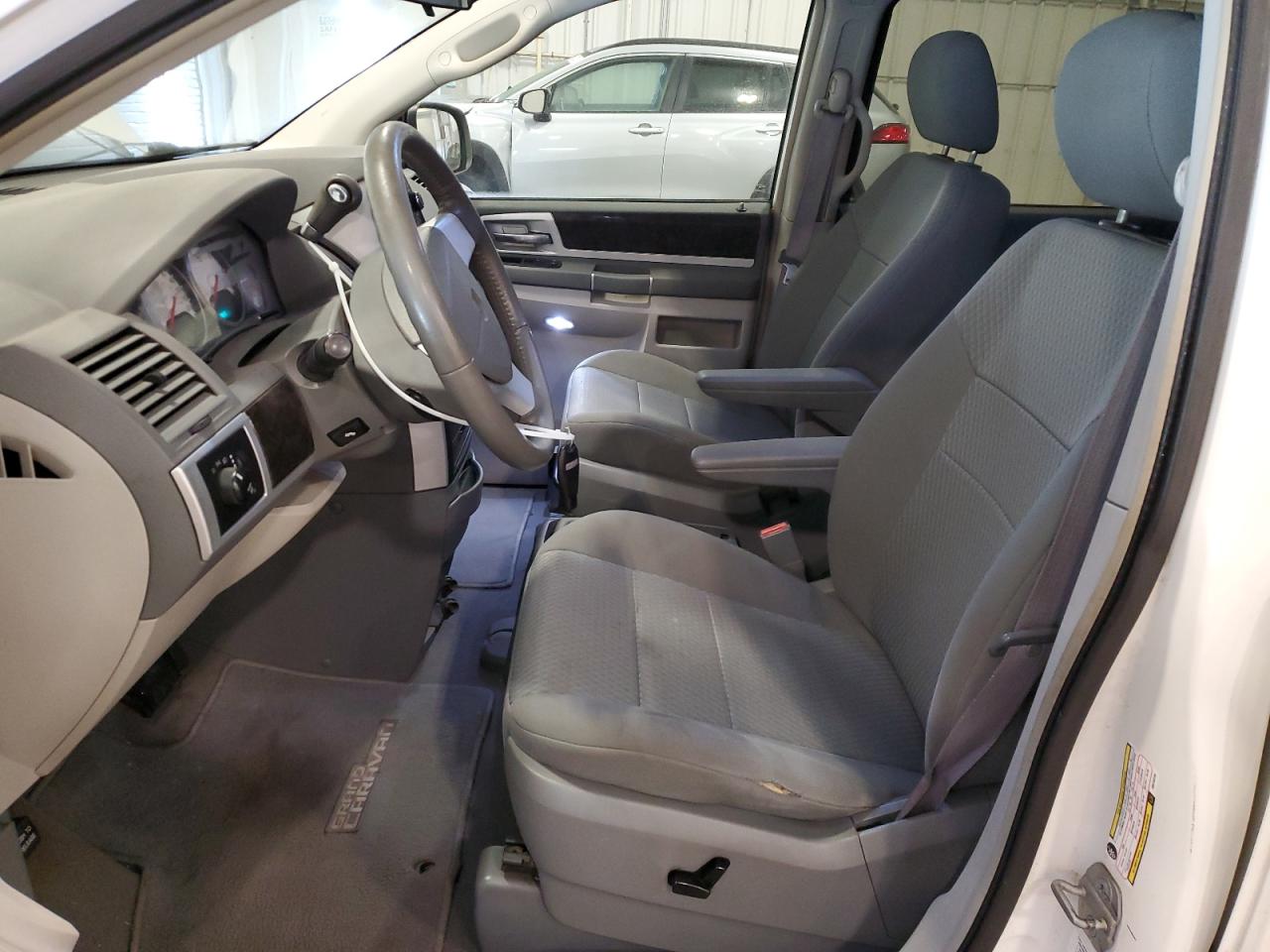 2010 Dodge Caravan - Image 7