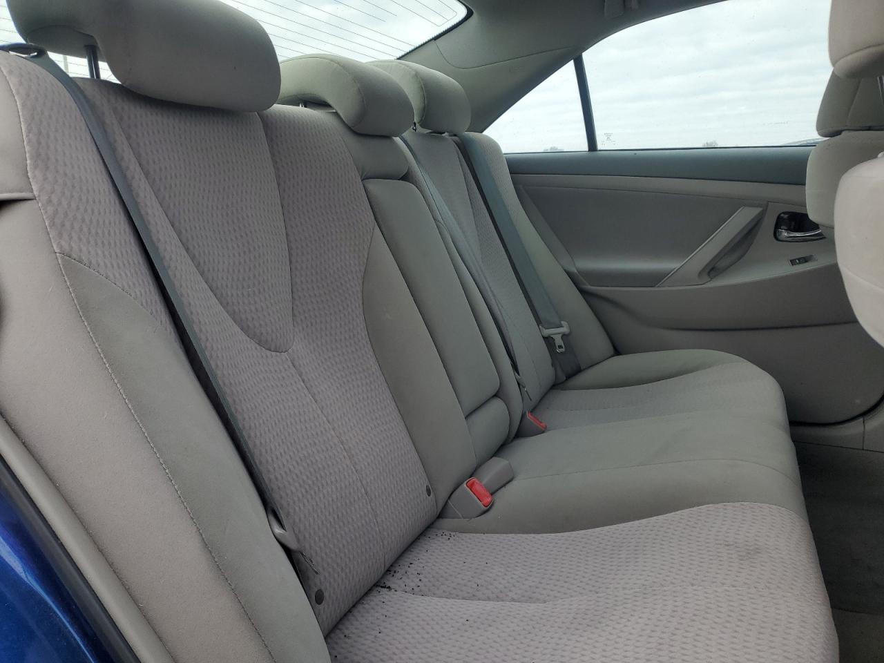 2011 Toyota Camry - Image 10