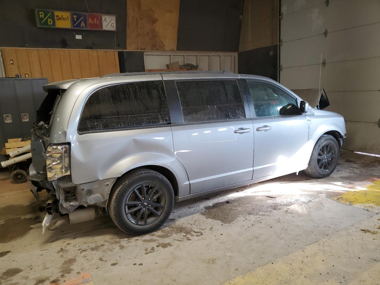 2019 Dodge Caravan - Image 3