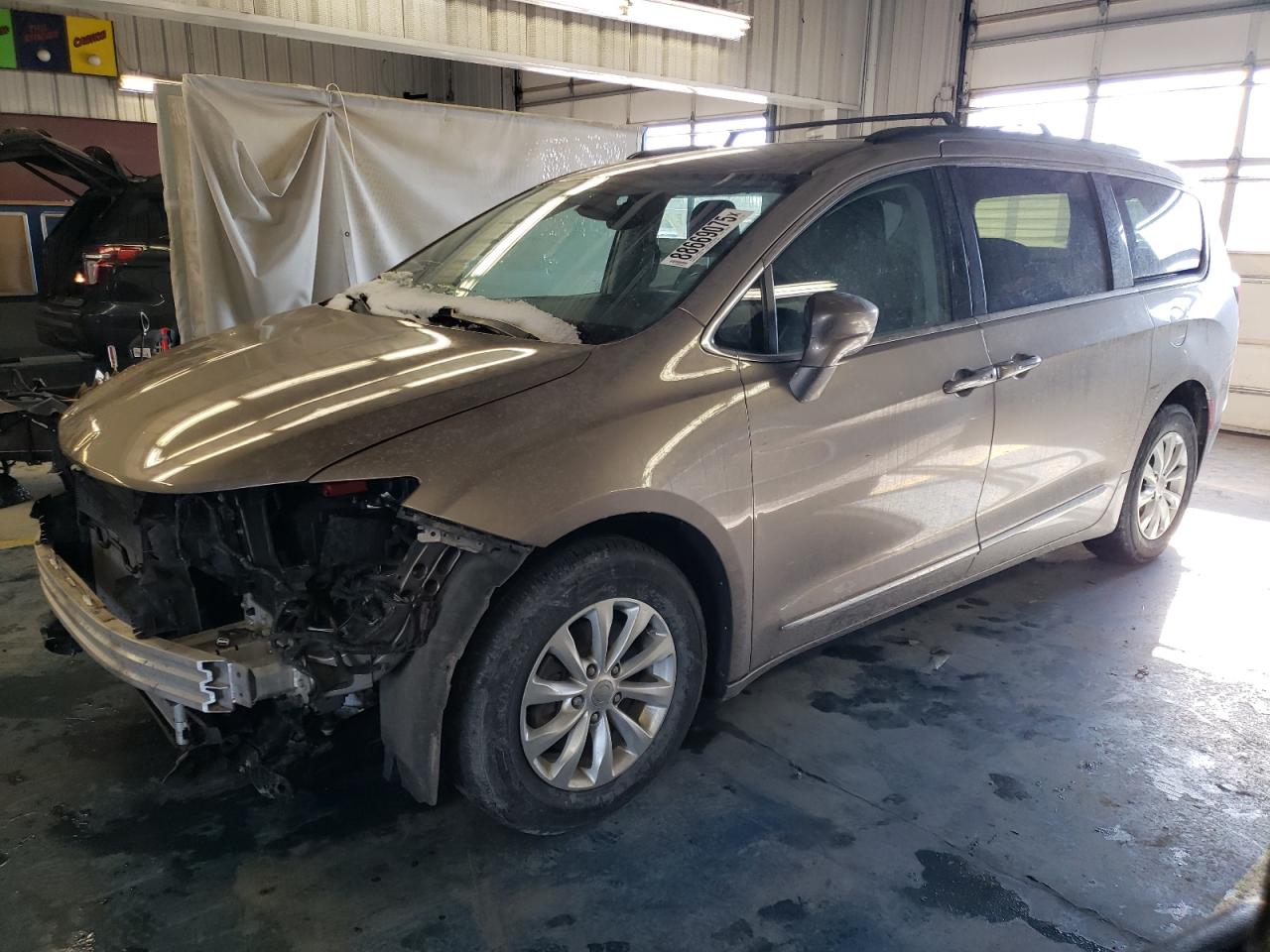 2017 Chrysler Pacifica Touring L for Sale in Fort Wayne, IN - Front End