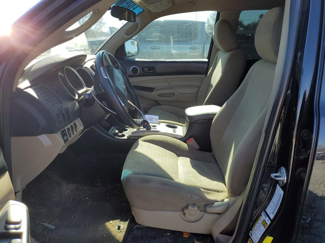 2015 Toyota Tacoma - Image 7