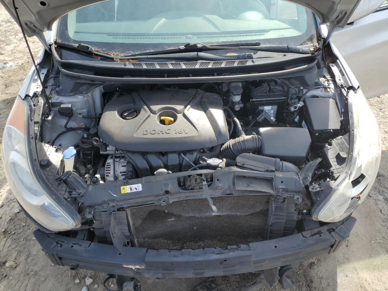 2013 Hyundai Elantra - Image 11