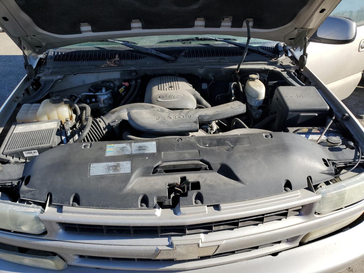 2004 Chevrolet Tahoe - Image 11