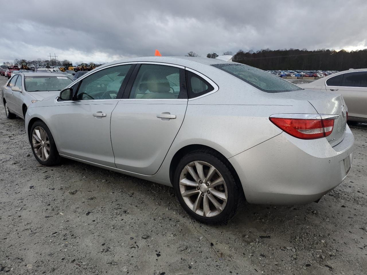 VIN 1G4PR5SK5F4192593 2015 BUICK VERANO no.2