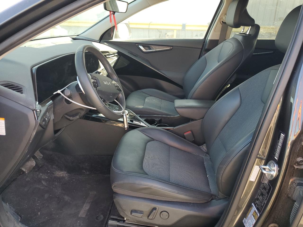 2023 Kia Niro - Image 7