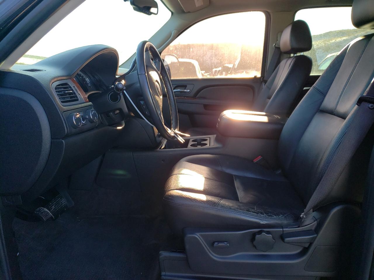 2010 GMC Yukon - Image 7