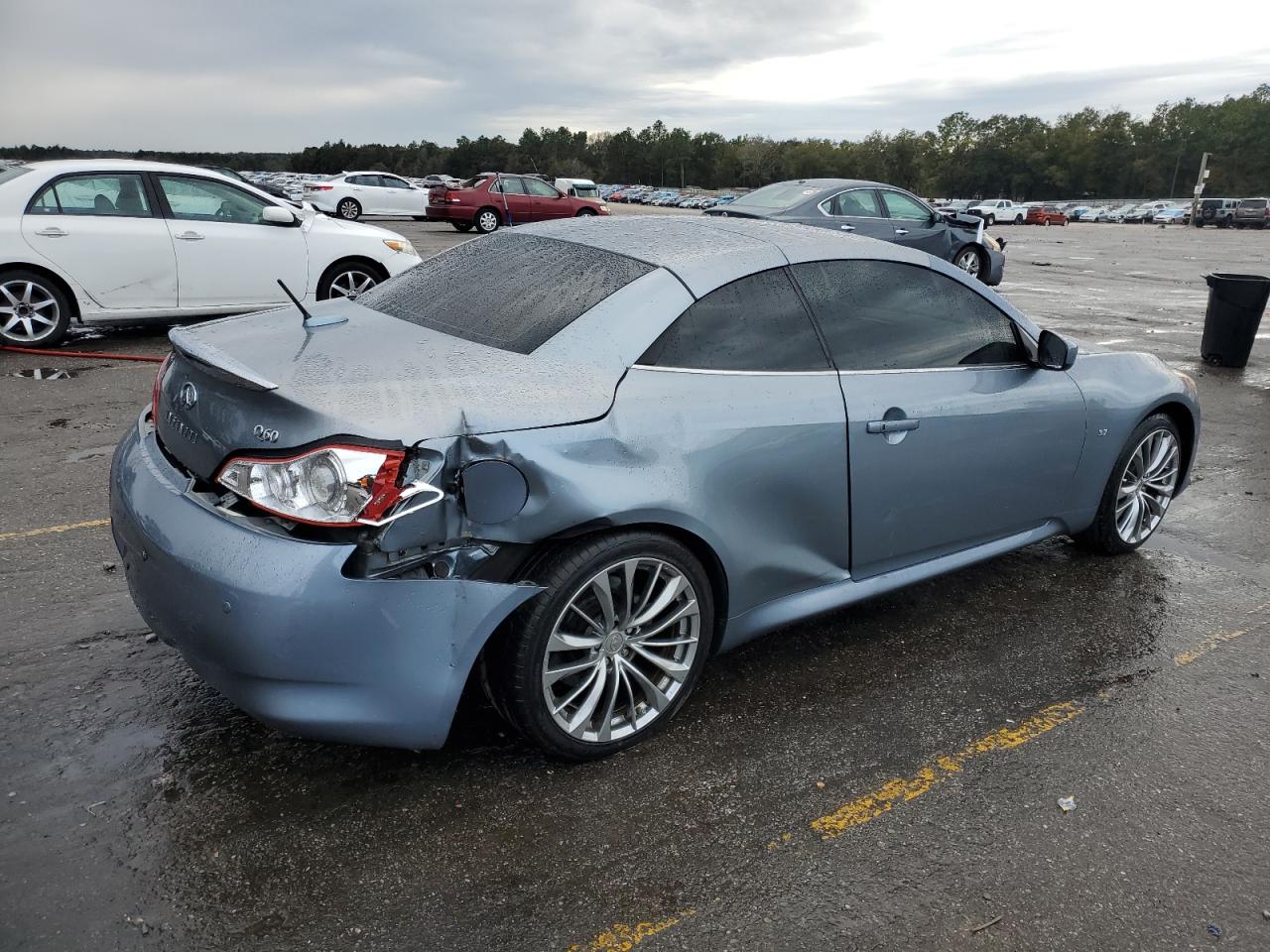 2015 Infiniti Q60 - Image 3