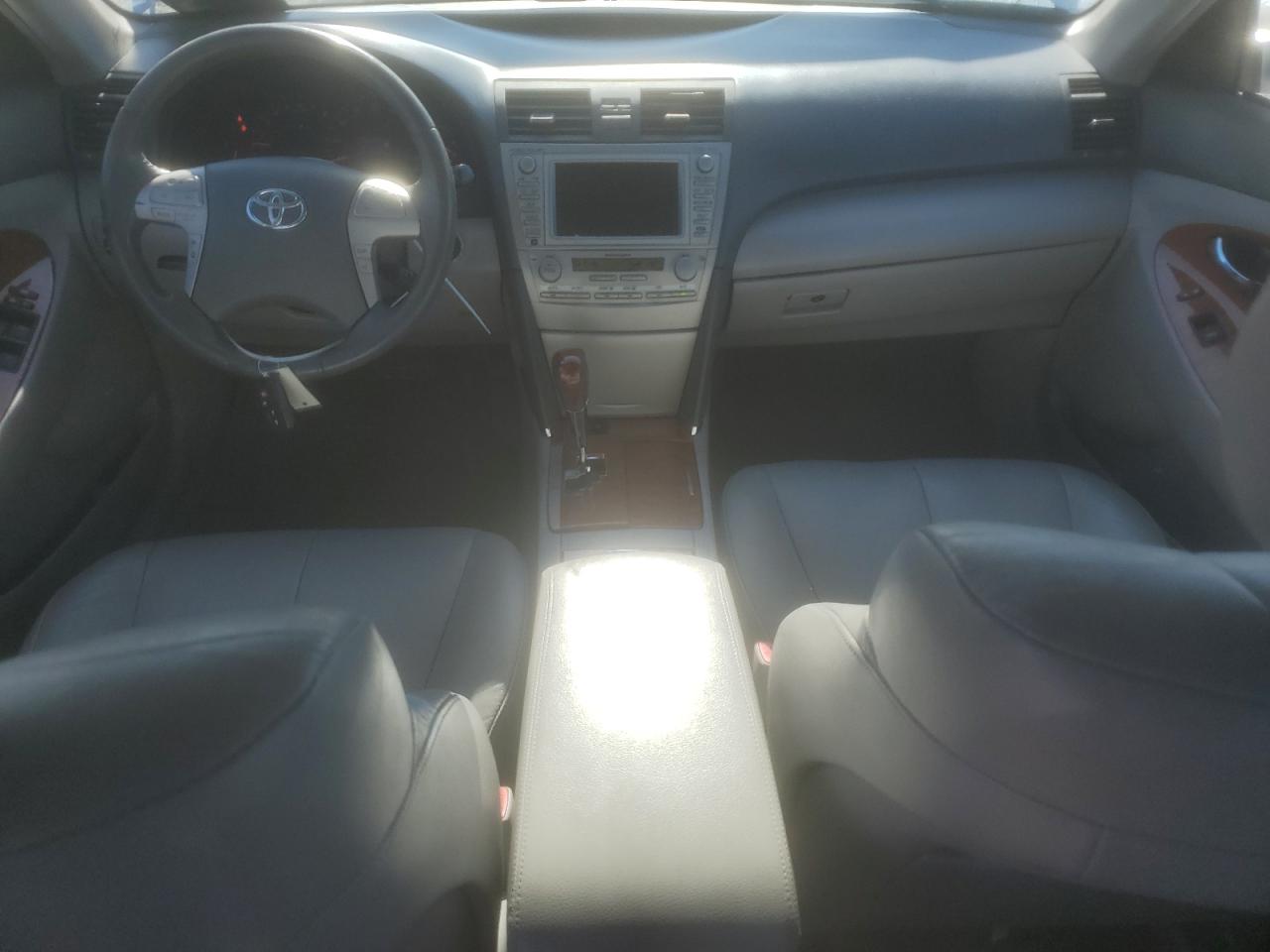 2011 Toyota Camry - Image 8
