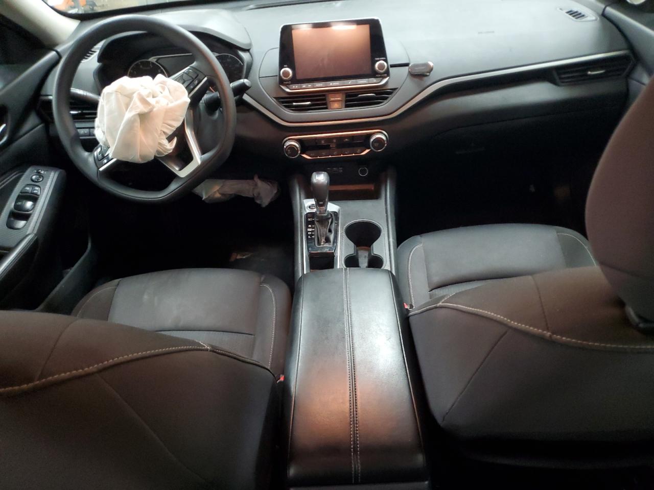 2020 Nissan Altima - Image 8