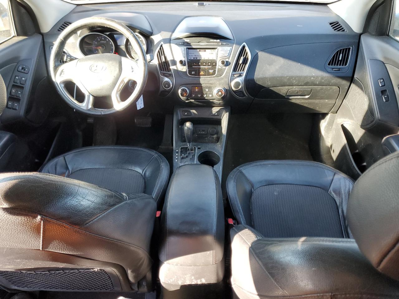 2012 Hyundai Tucson - Image 8