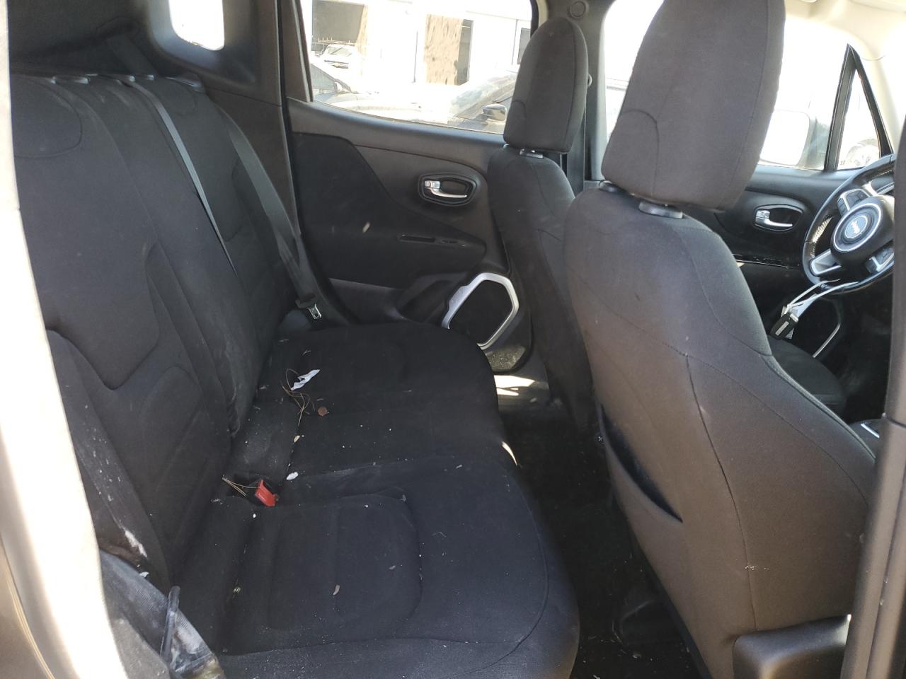 2018 Jeep Renegade - Image 11