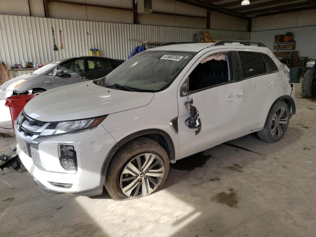 2020 Mitsubishi Outlander - Image 1