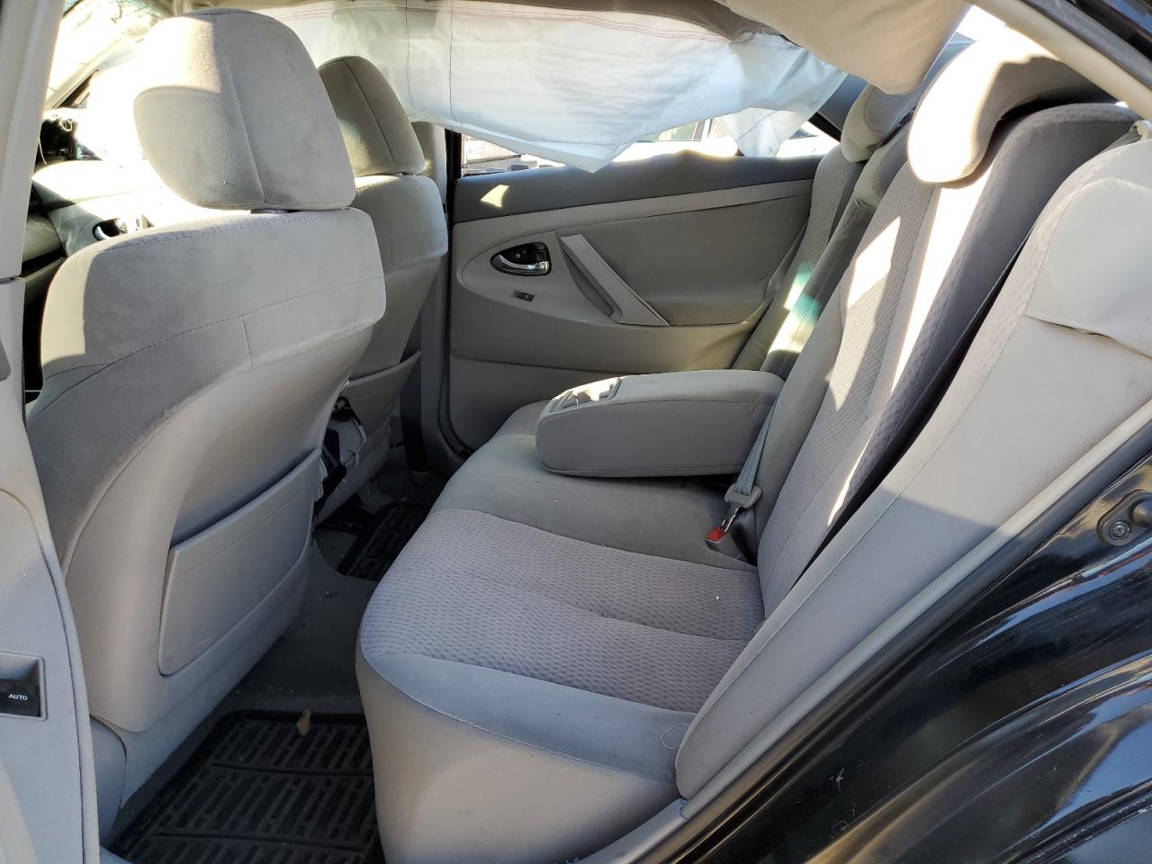 2010 Toyota Camry - Image 10