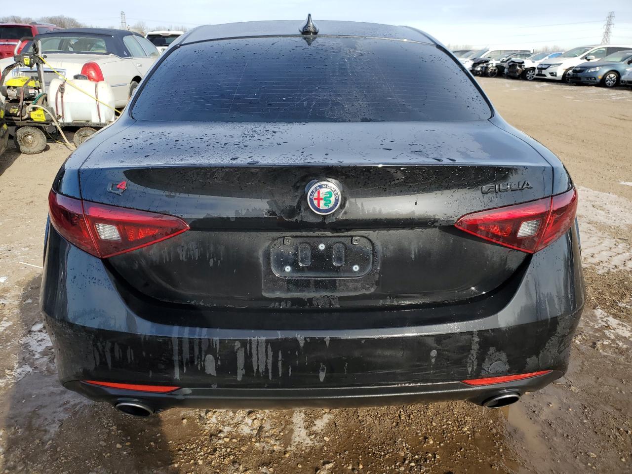 2021 Alfa Romeo Giulia - Image 6
