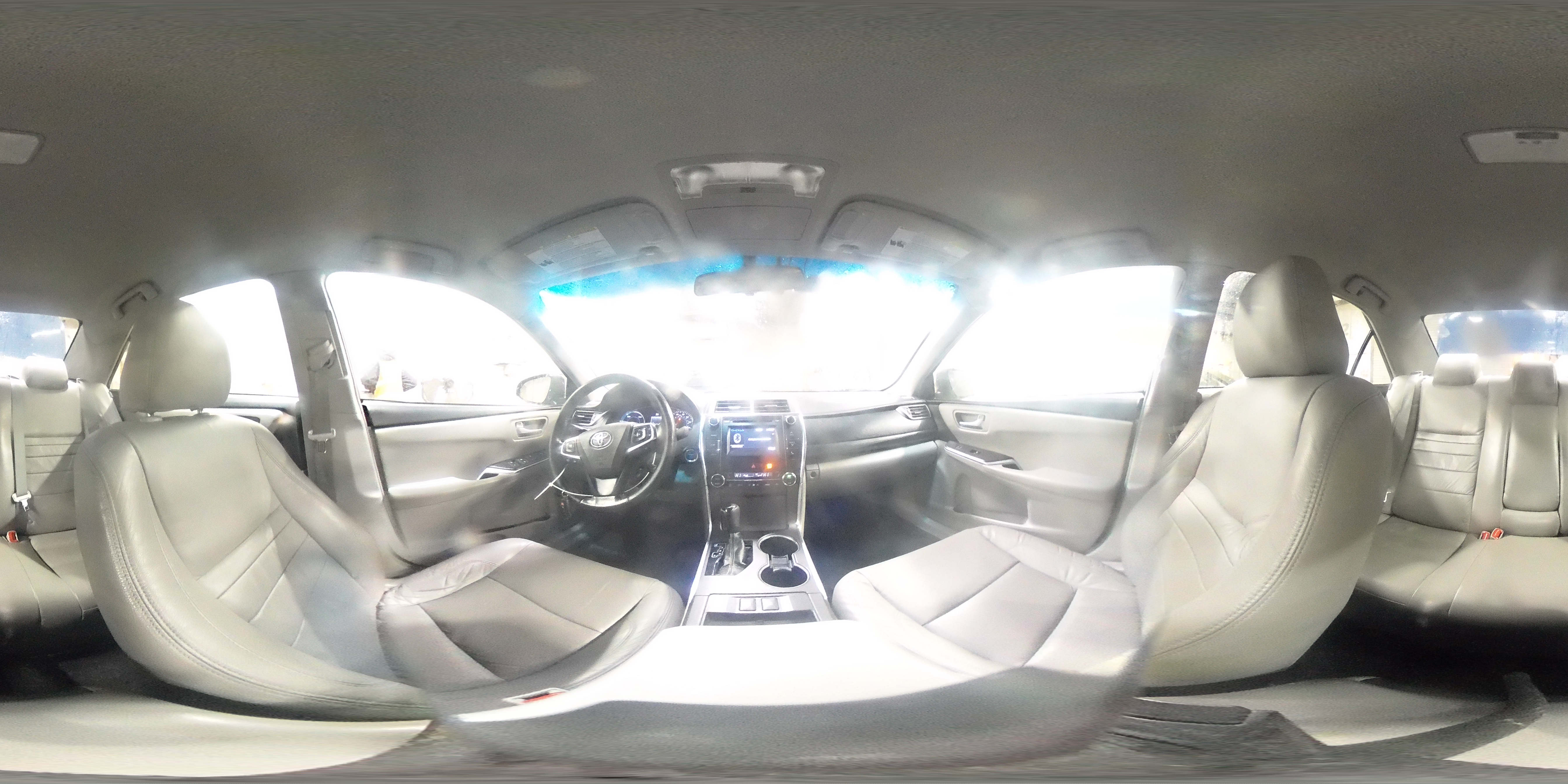 2015 Toyota Camry - Image 14