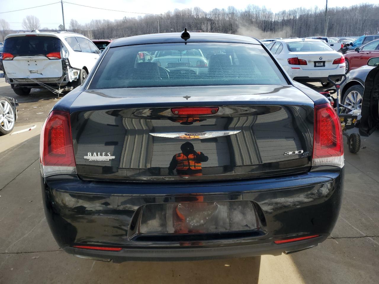 2016 Chrysler 300 - Image 6