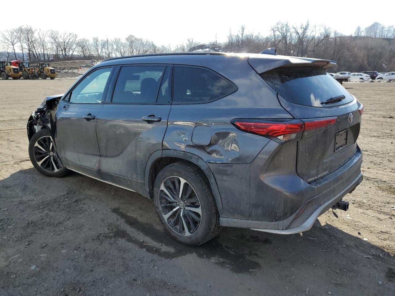 2021 Toyota Highlander - Image 2