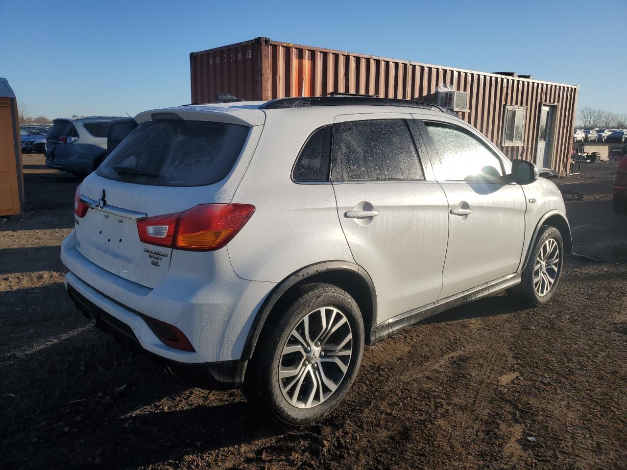 2018 Mitsubishi Outlander - Image 3