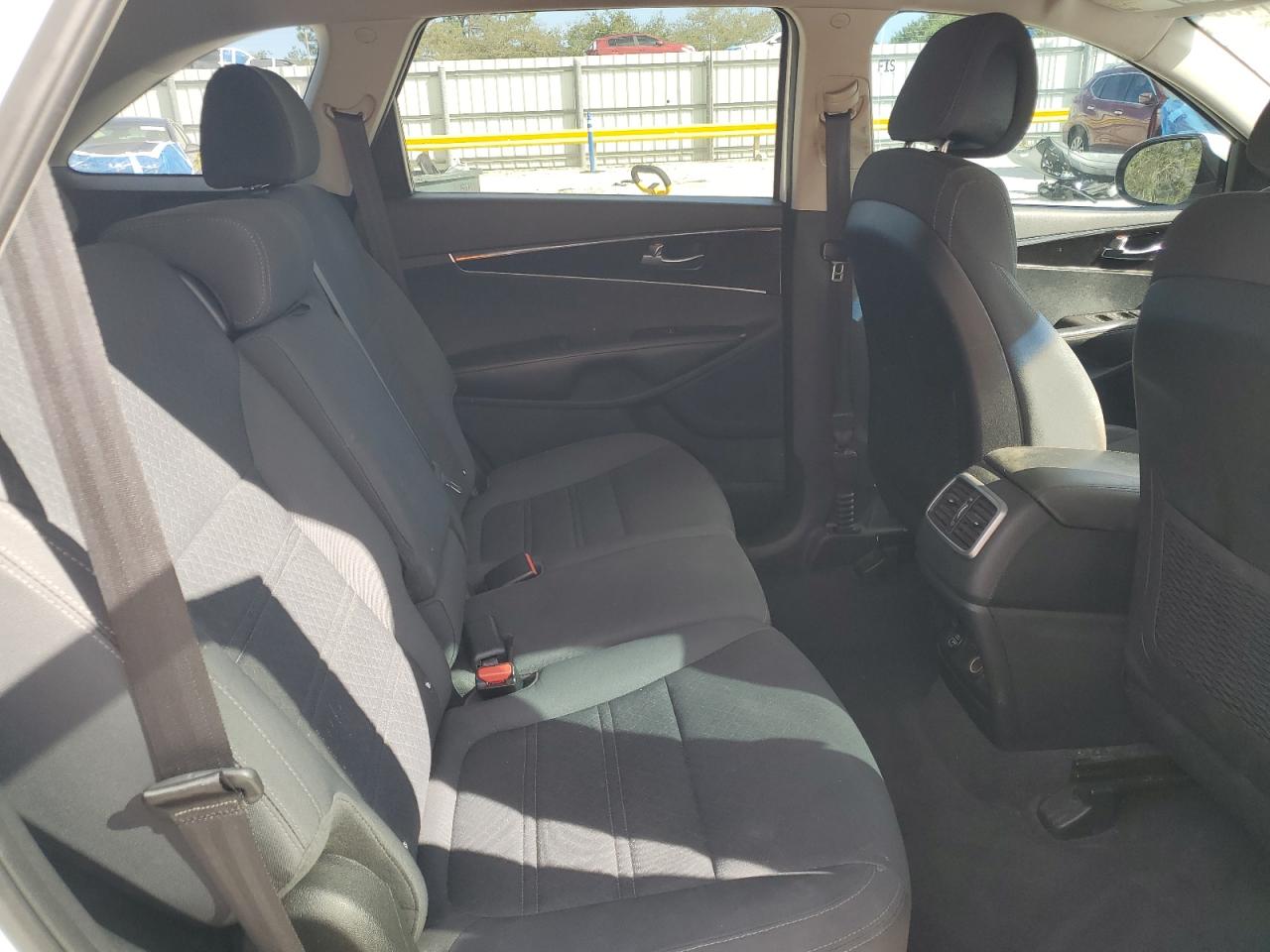 2016 Kia Sorento - Image 11