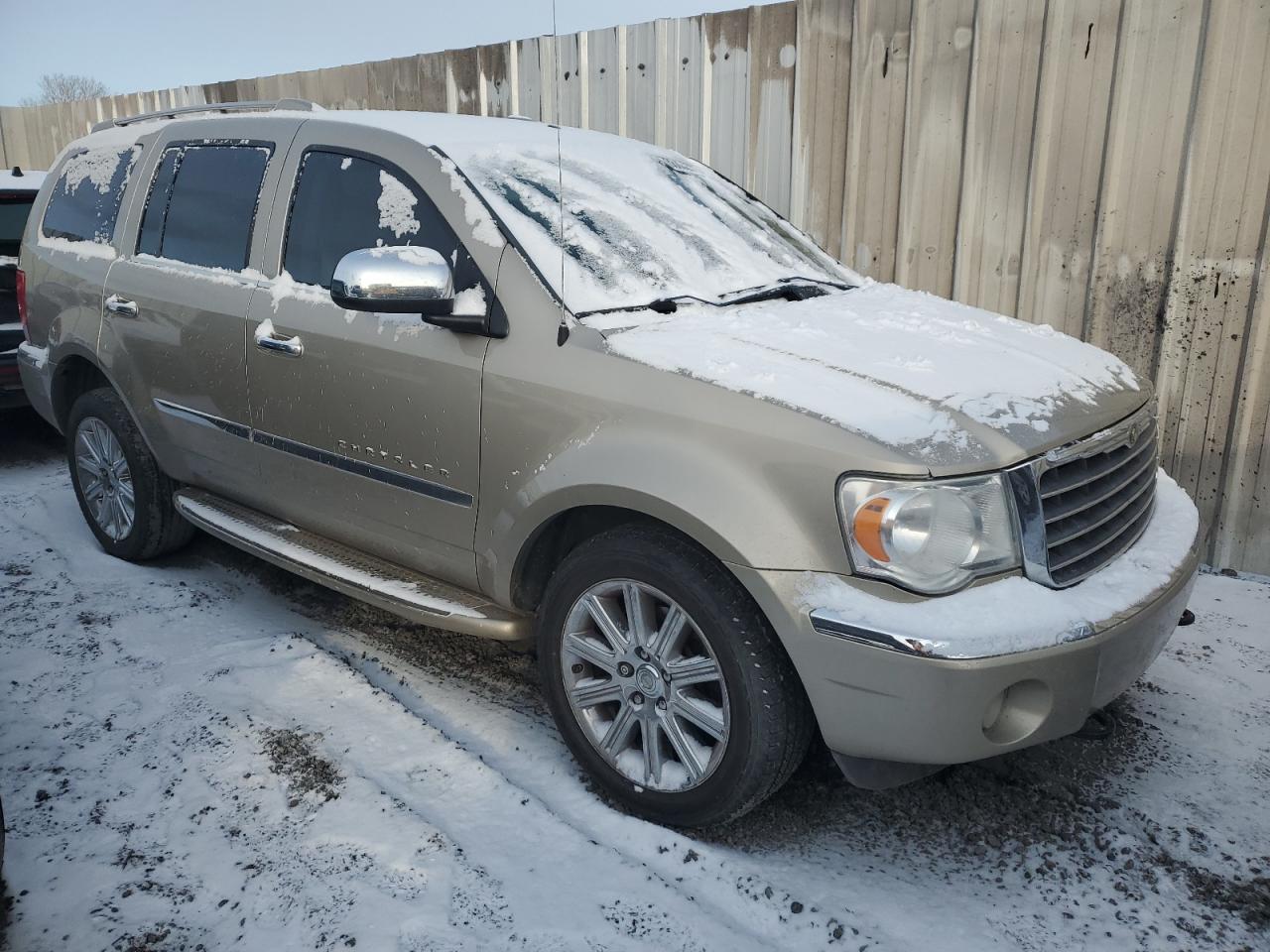 2009 Chrysler Aspen - Image 4