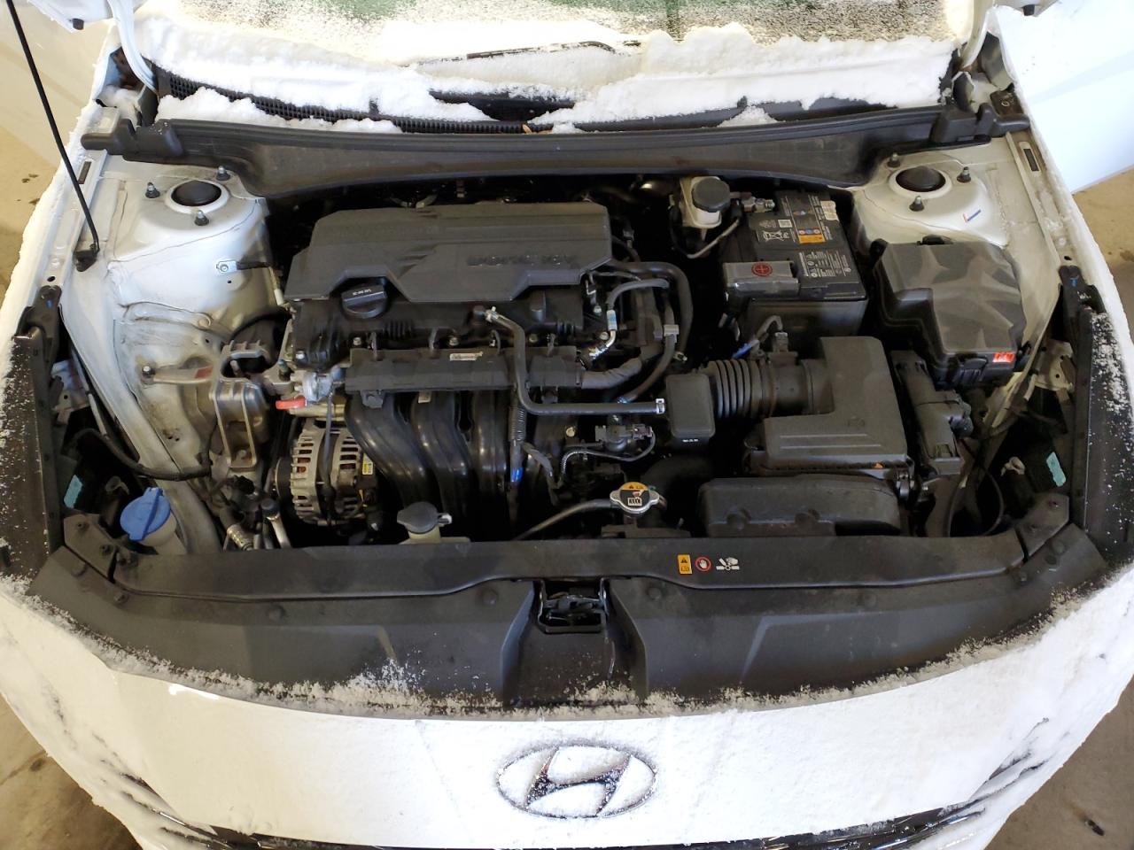 2023 Hyundai Elantra - Image 11