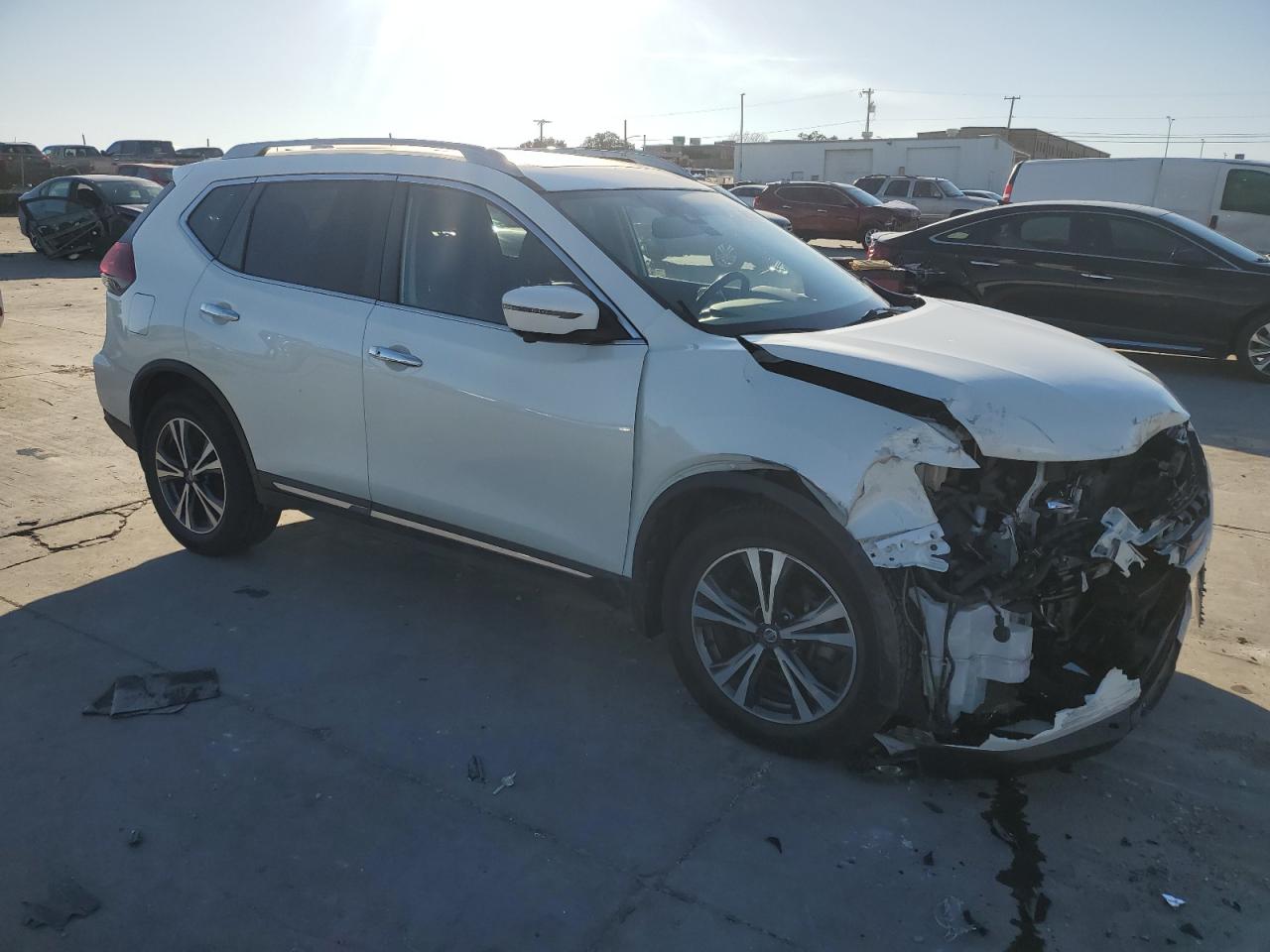 2018 Nissan Rogue - Image 4