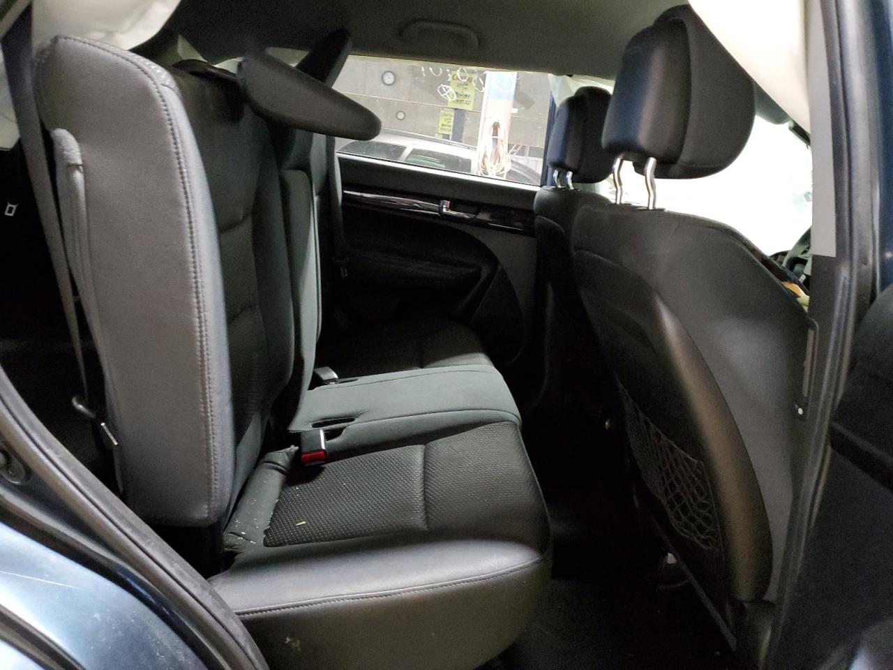 2011 Kia Sorento - Image 12