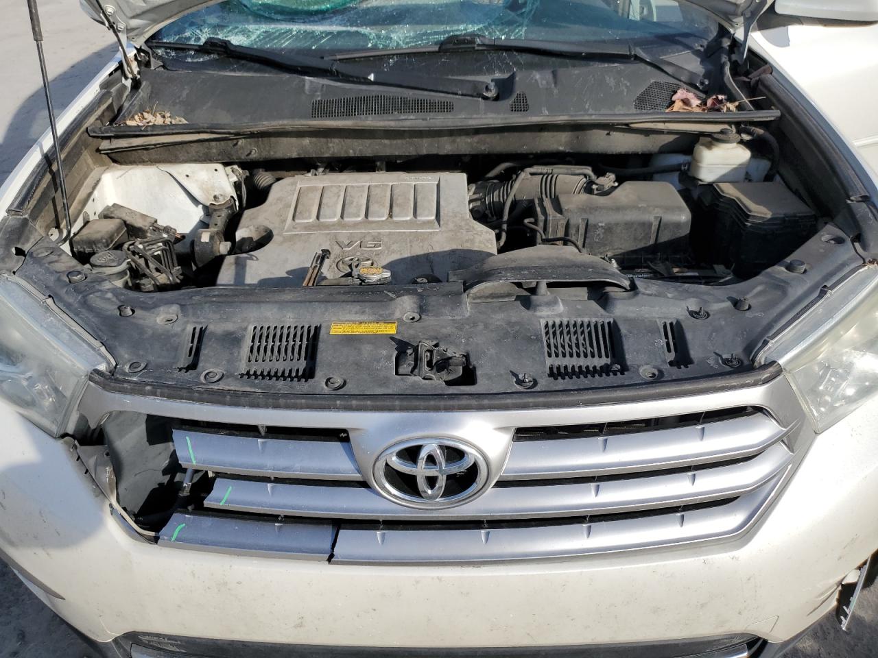 2013 Toyota Highlander - Image 12
