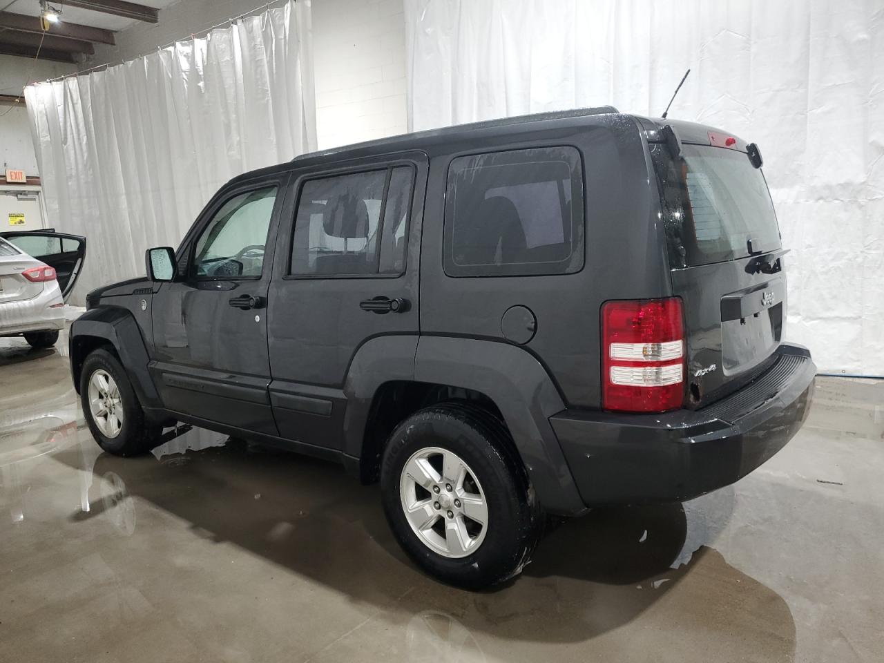 2010 Jeep Liberty (North America) - Image 2