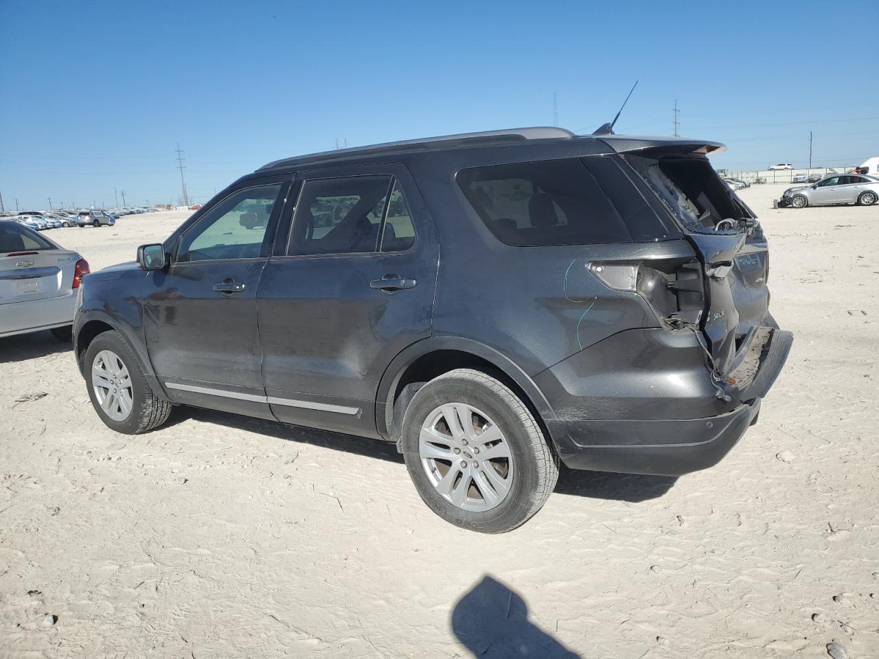 2019 Ford Explorer - Image 2
