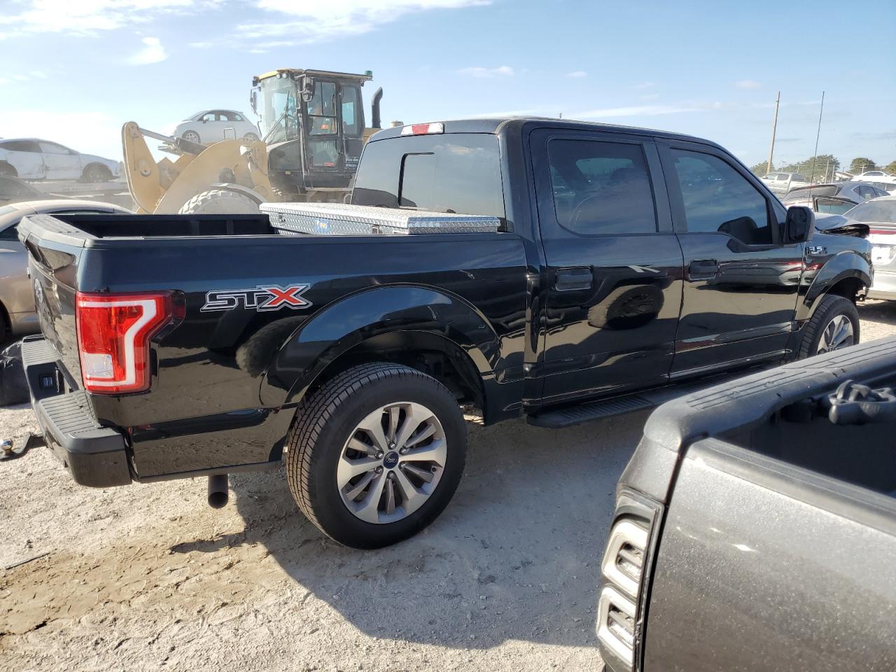 VIN 1FTEW1CF5HFB18290 2017 FORD F-150 no.3