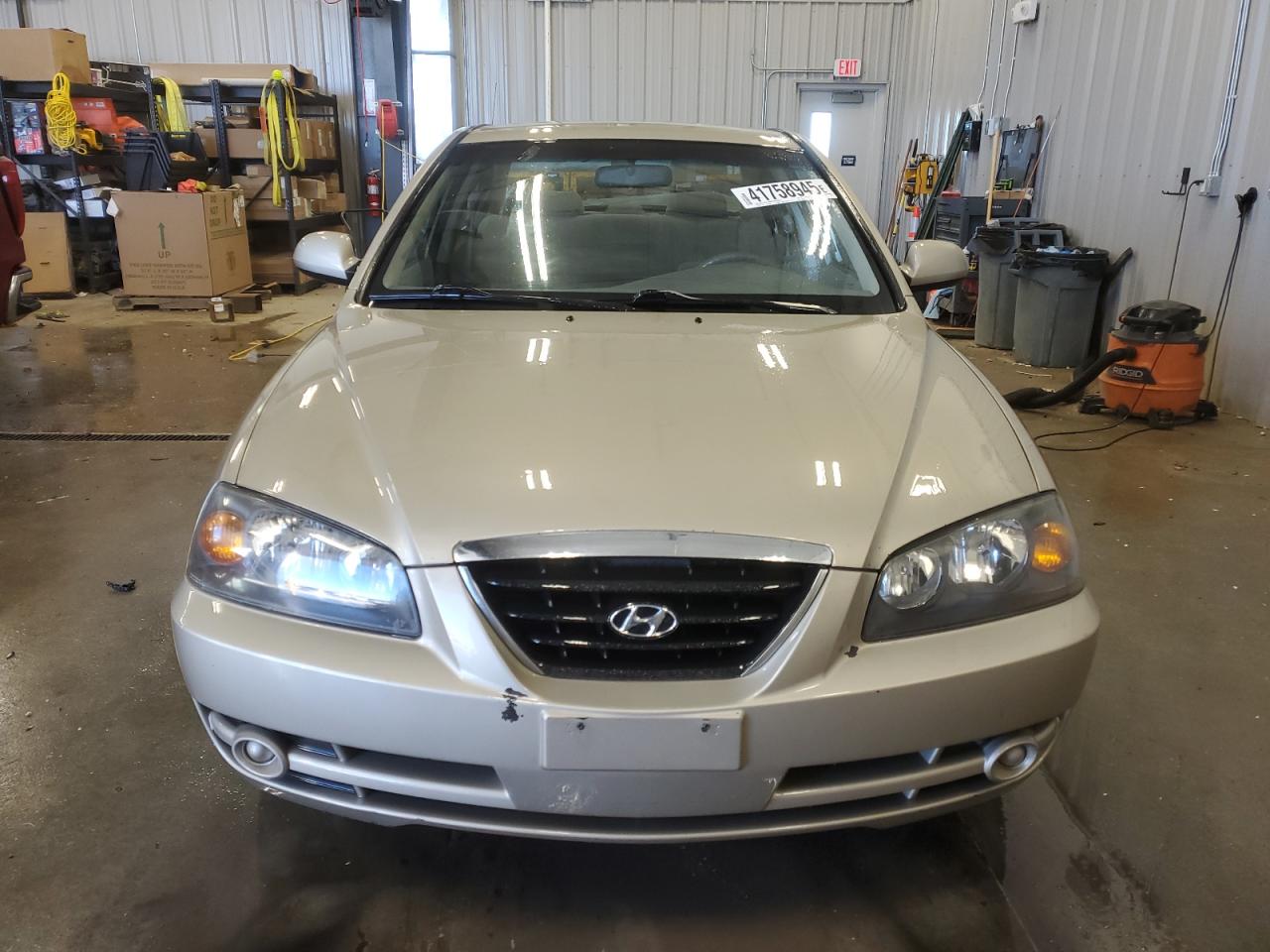 2005 Hyundai Elantra - Image 5