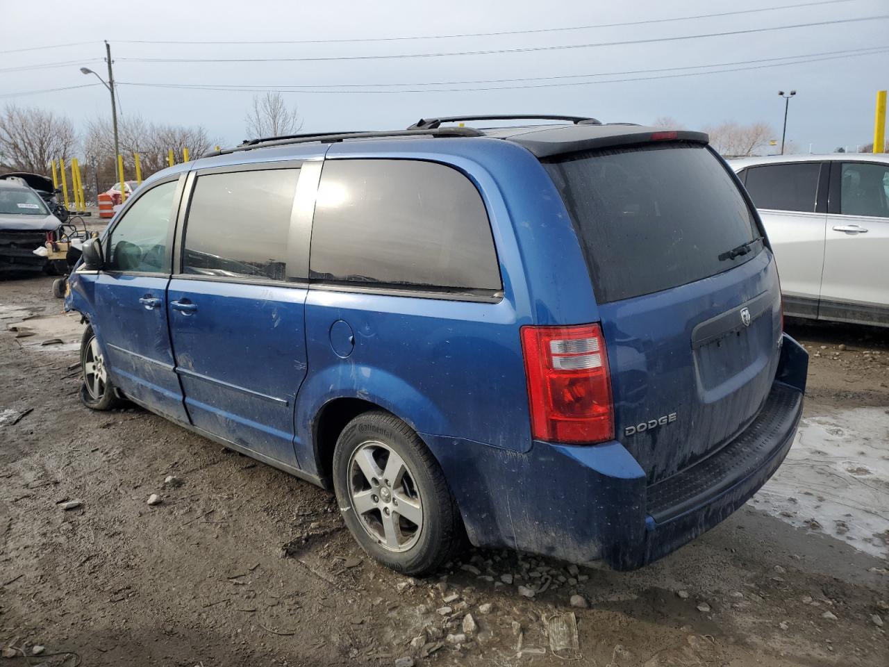 2010 Dodge Caravan - Image 2