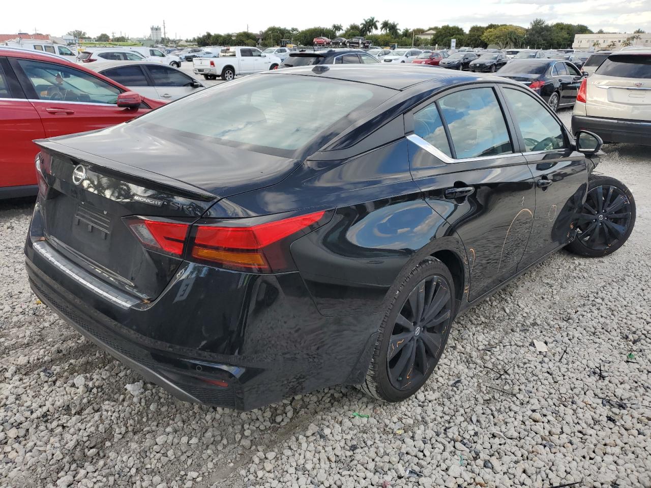 2022 Nissan Altima - Image 3