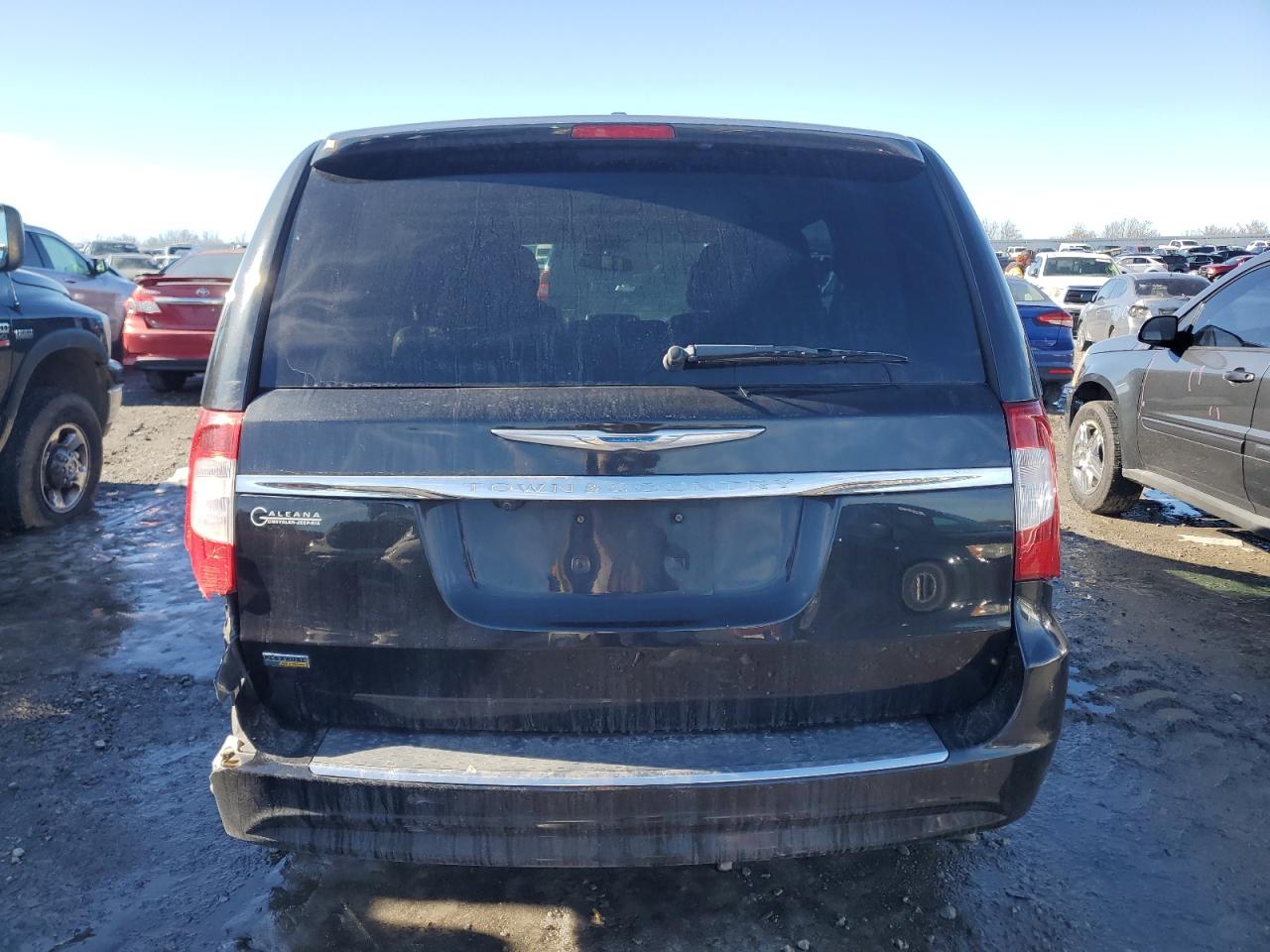 2016 Chrysler Town & Country - Image 6