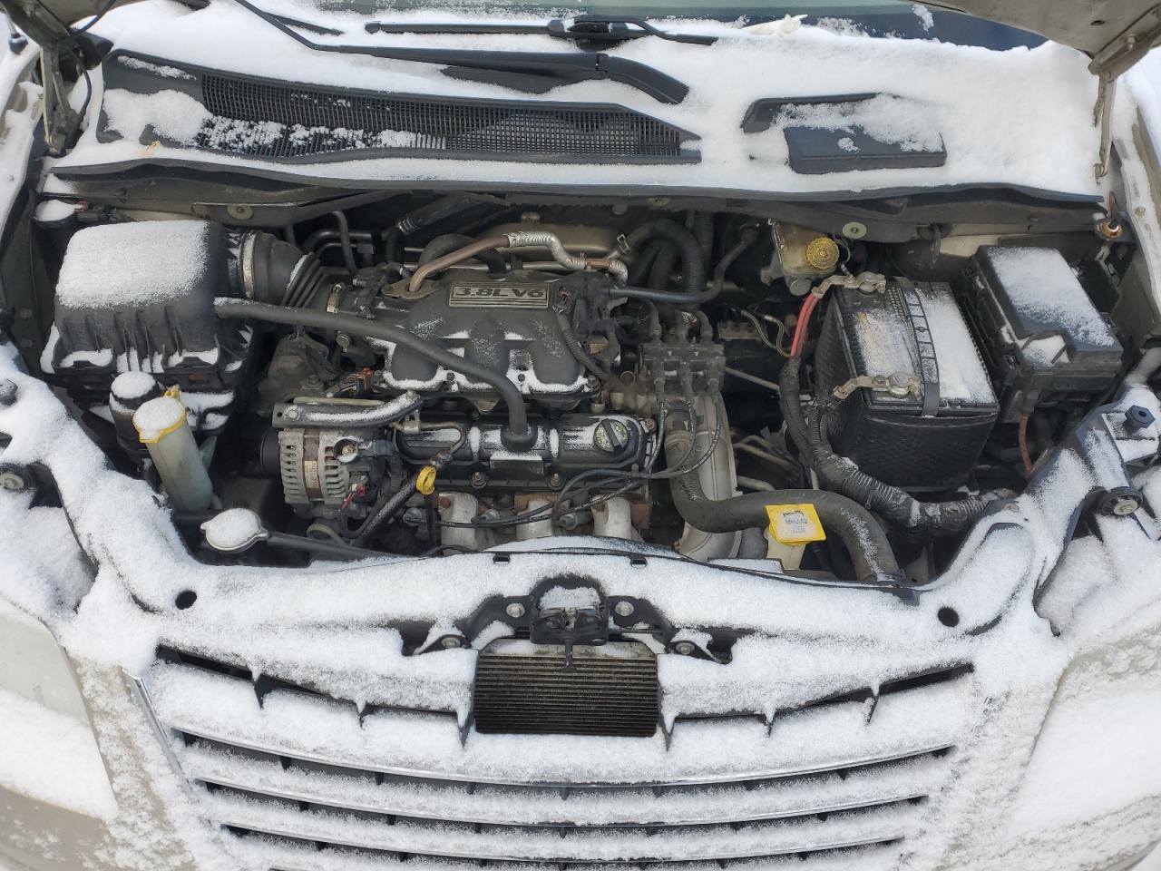 2009 Chrysler Town & Country - Image 12