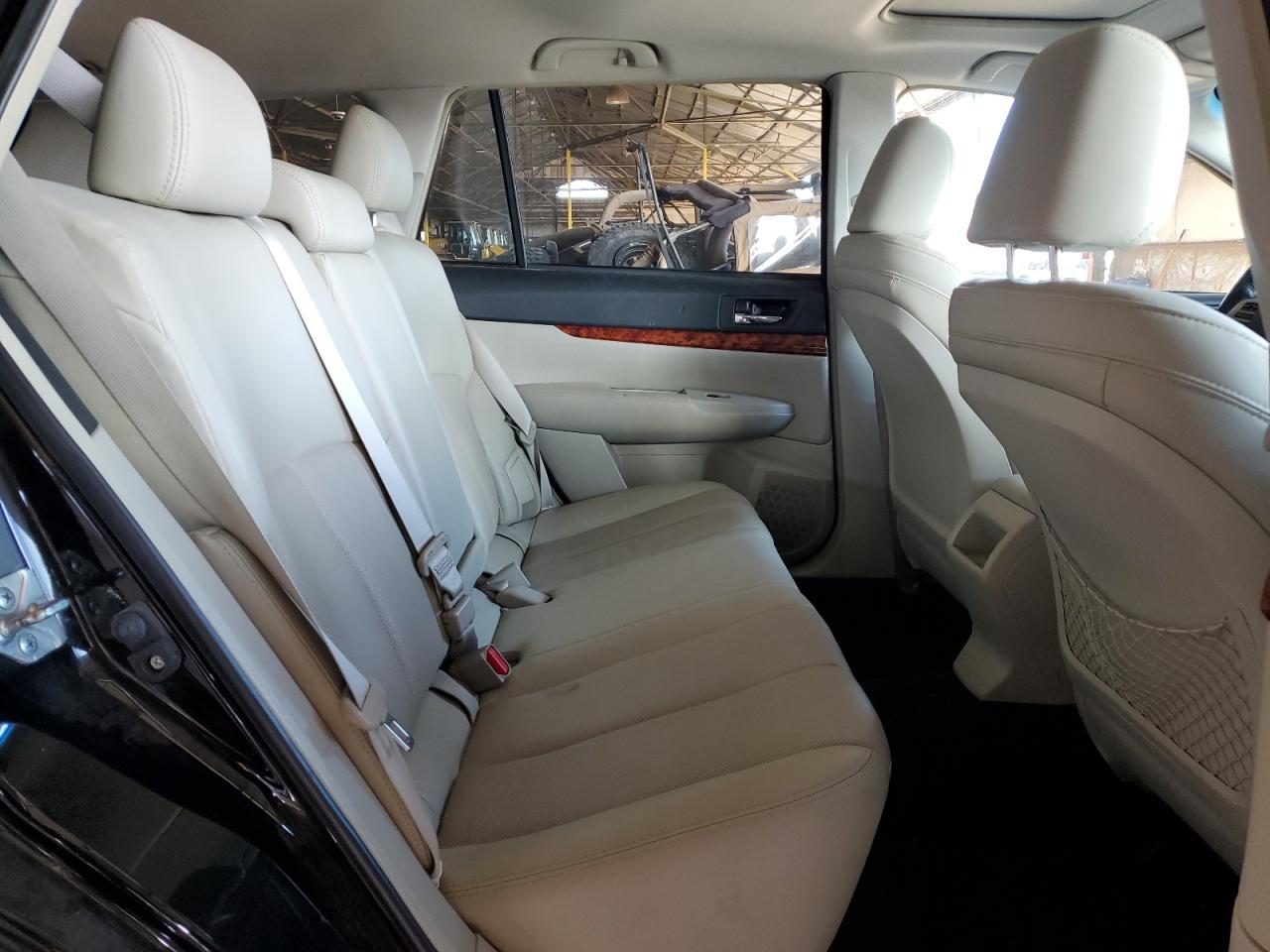 2012 Subaru Outback - Image 12