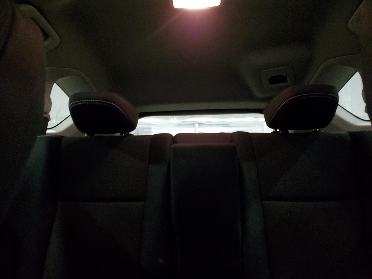 2016 Toyota RAV 4 - Image 10