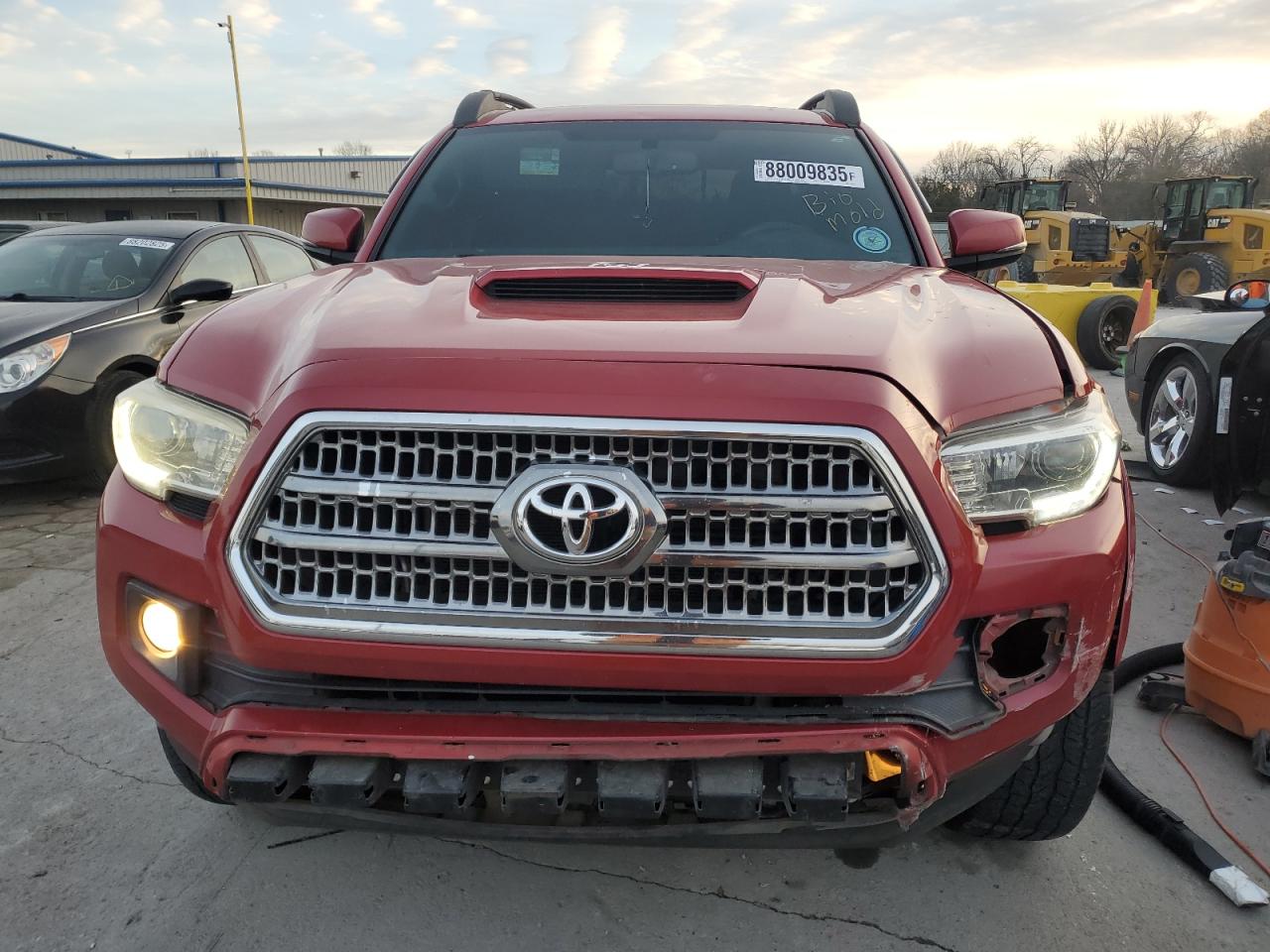 2017 Toyota Tacoma - Image 5