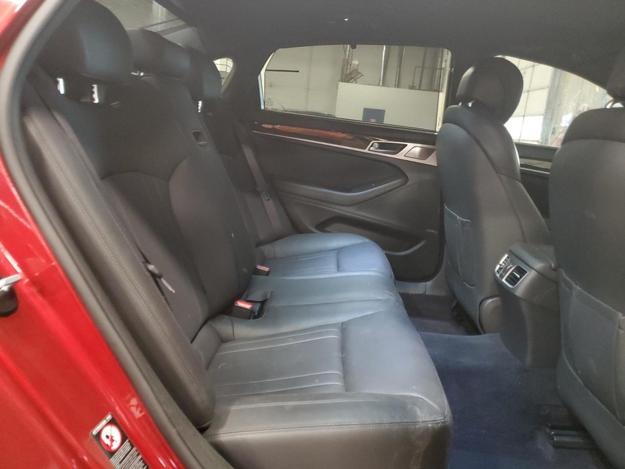 2019 Genesis G80 - Image 10
