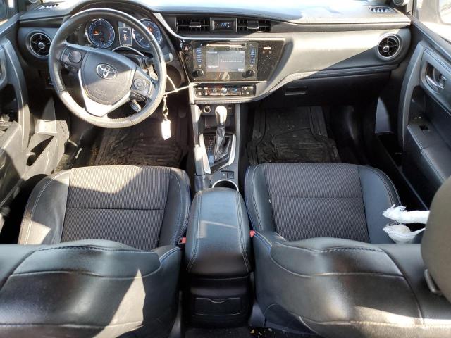 Седаны TOYOTA COROLLA 2017 Серебристый