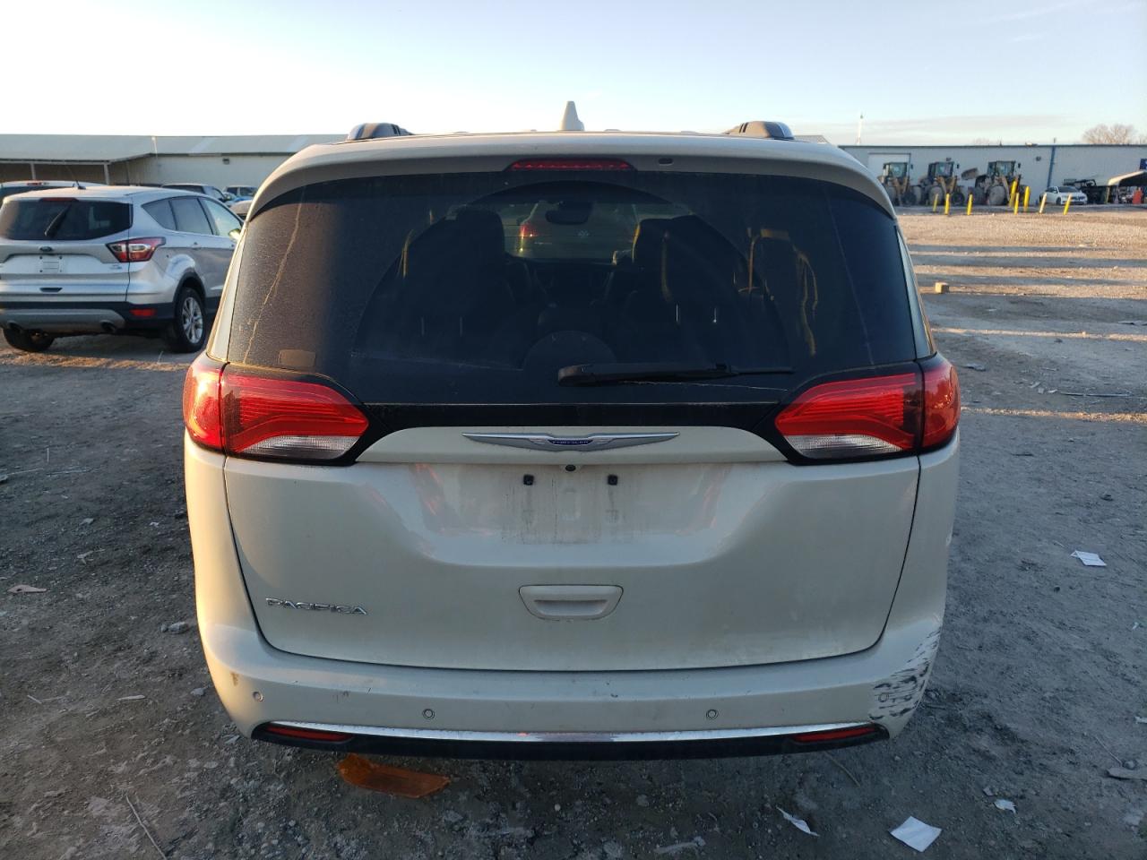 2020 Chrysler Pacifica - Image 6