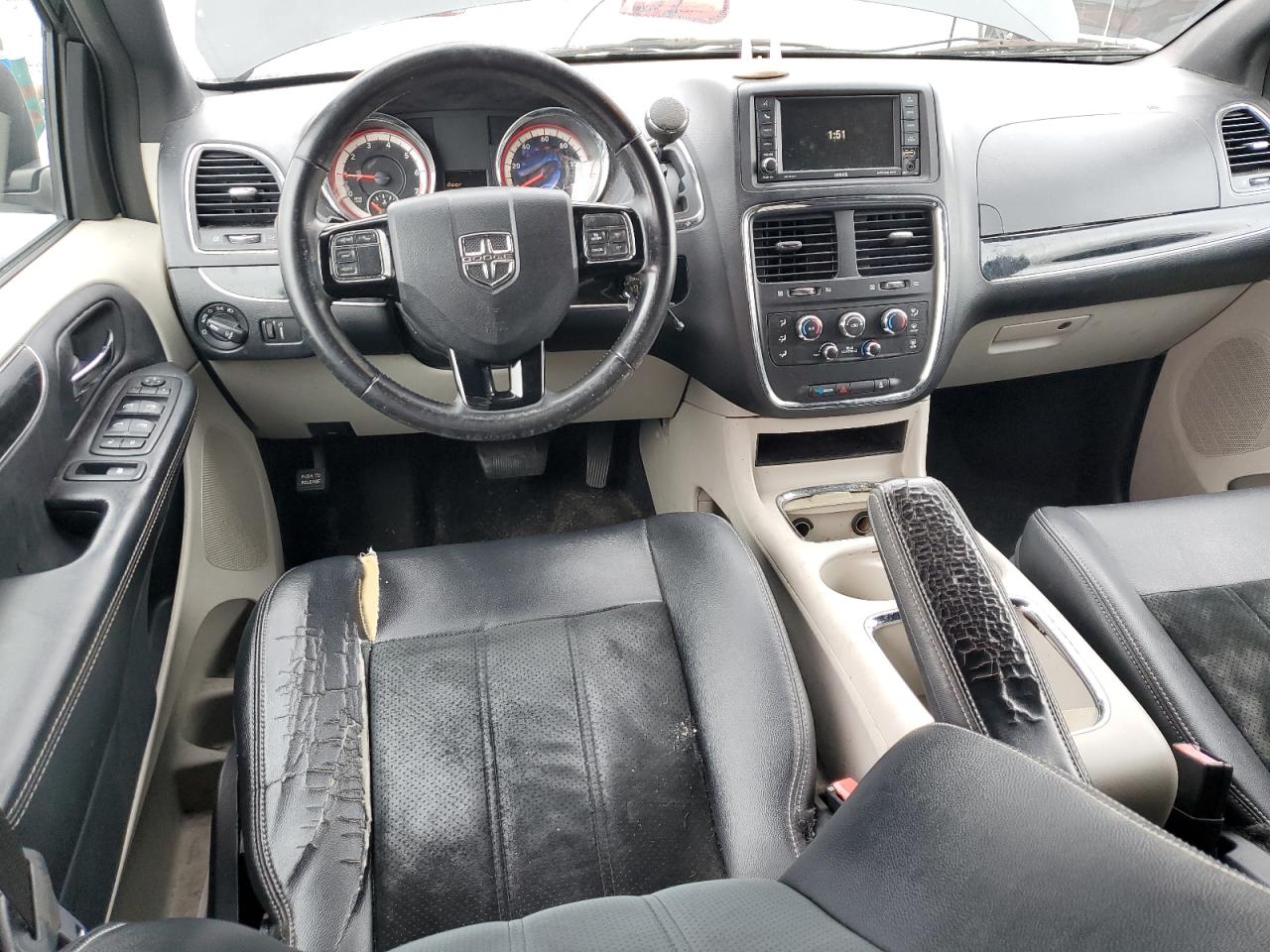 2017 Dodge Caravan - Image 8