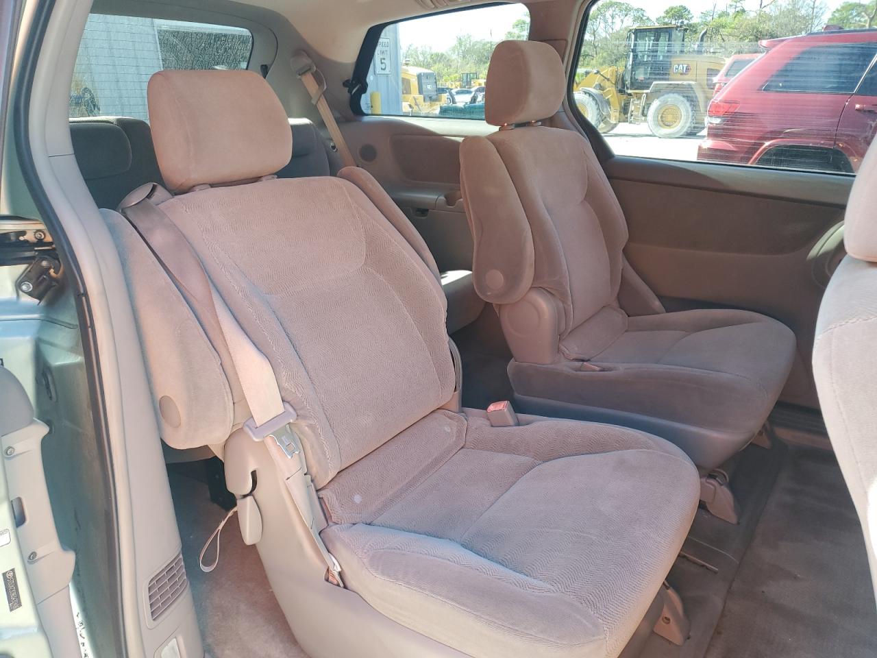 2006 Toyota Sienna - Image 11