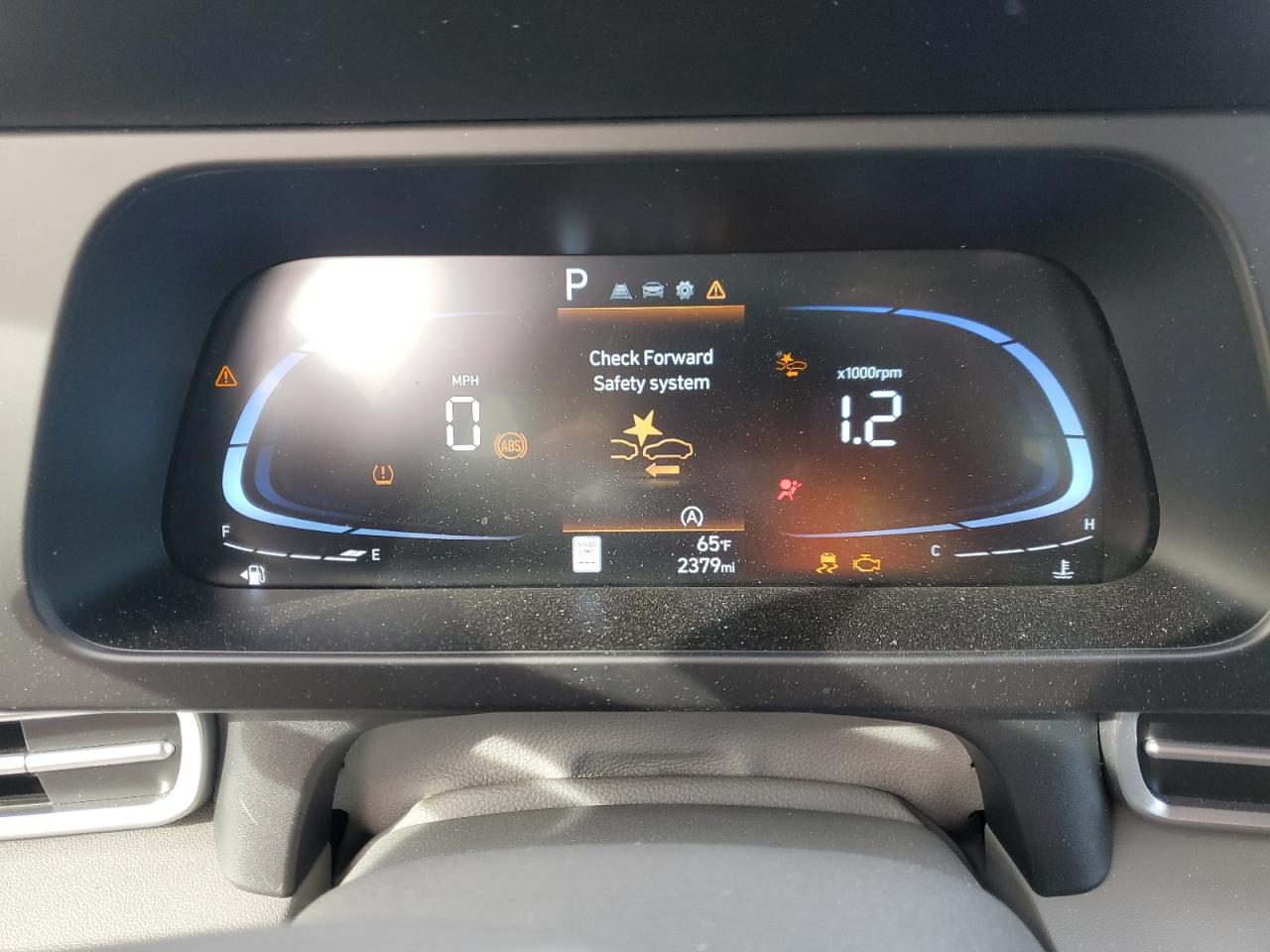 2024 Hyundai Elantra - Image 9