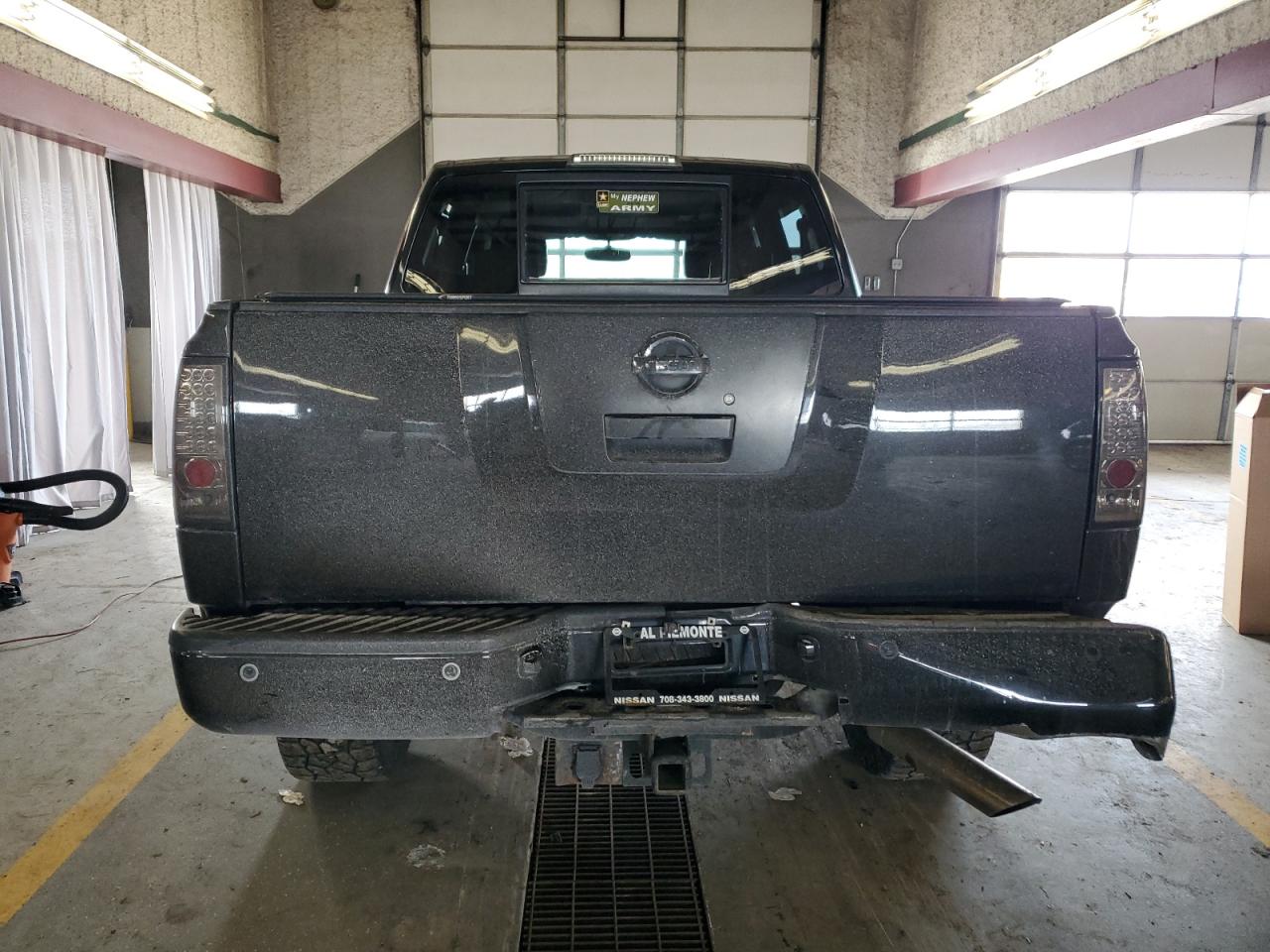 2011 Nissan Titan - Image 6