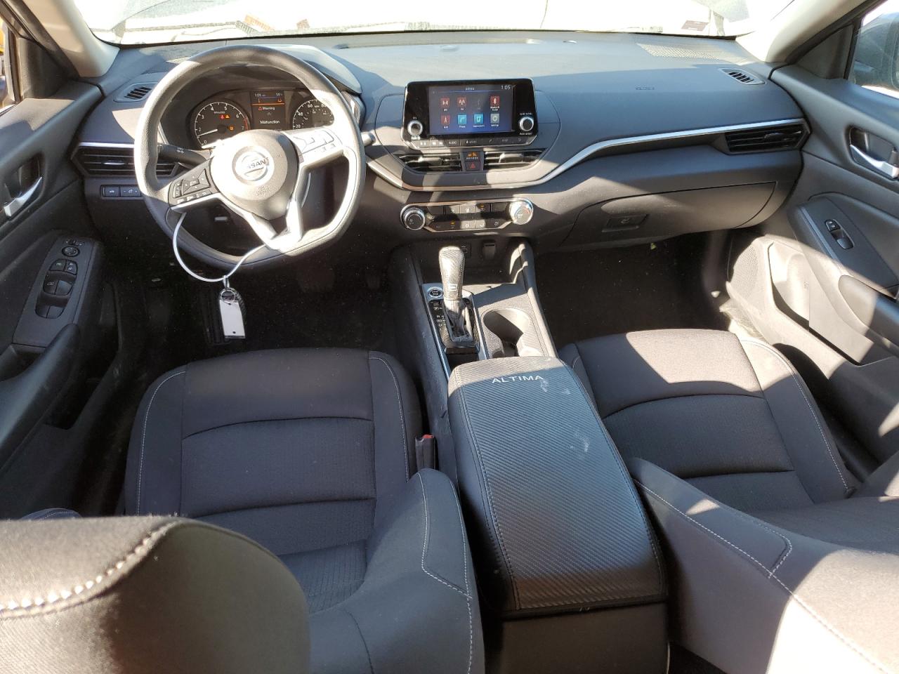 2021 Nissan Altima - Image 8